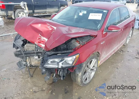 2017 Volkswagen Passat 1.8T R-Line z USA, uszkodzony, nr VIN 1VWDT7A36HC064447